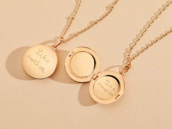 Personalisierte Medaillon Halskette, silber oder gold in verschiedenen Längen, diverse Farben - Merci Maman