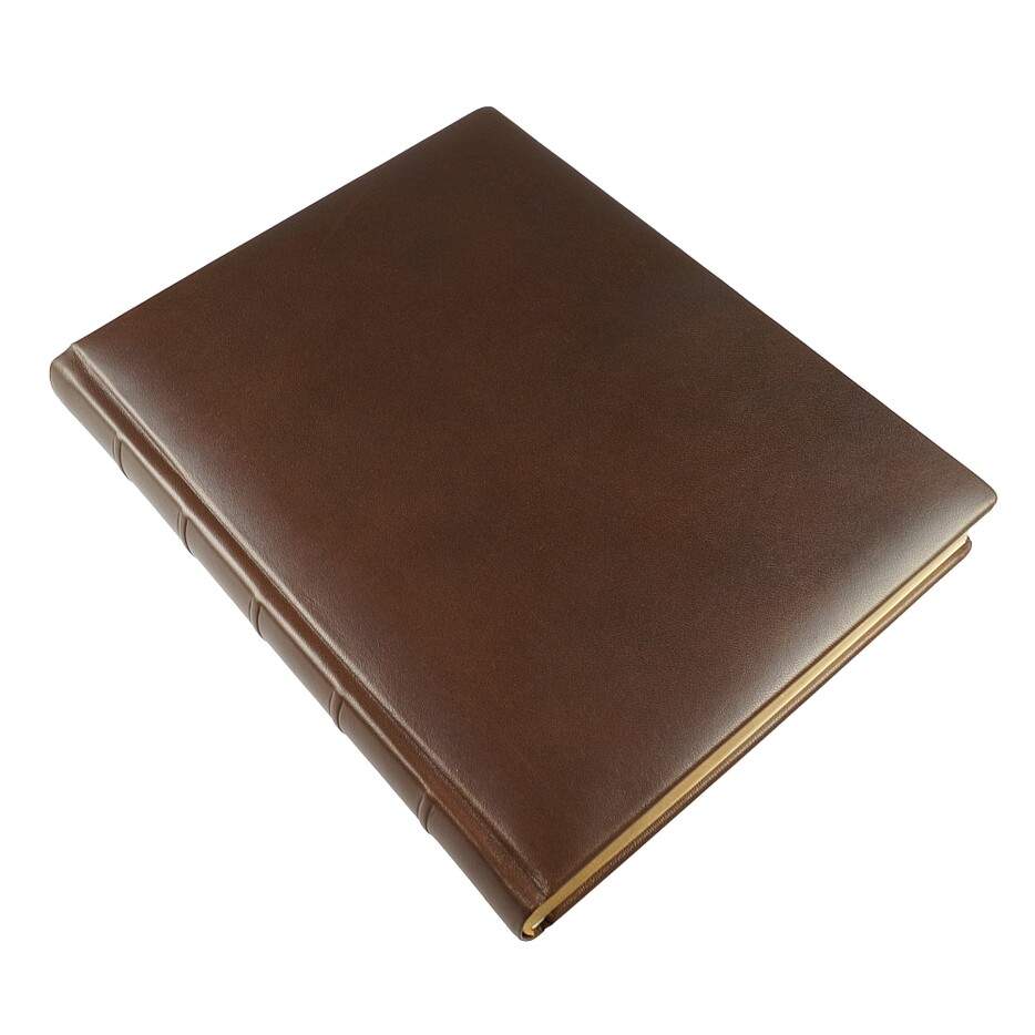 Gästebuch in dunkelbraunem Leder mit Goldschnitt und Büttenpapier