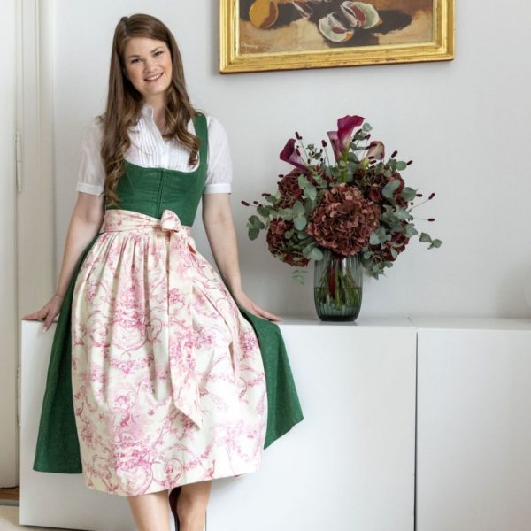 Toile de Jouy klassische Dirndlschürze aus Baumwolle von Josefine Tracht