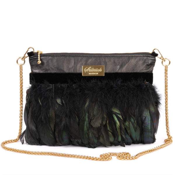 Tasche mit Federn